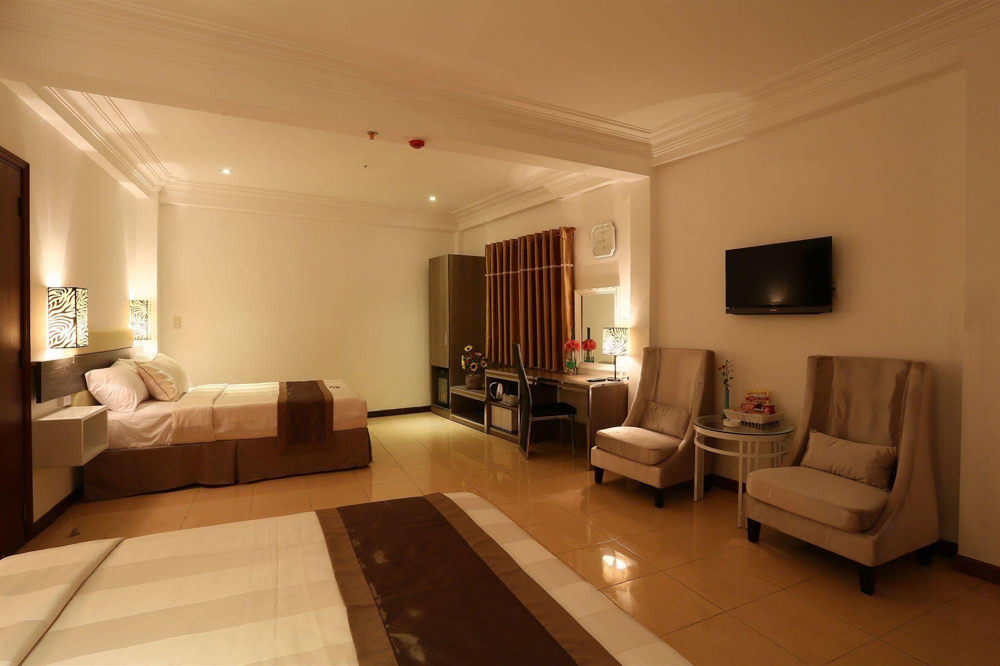 A25 Hotel - 14 Pho Duc Chinh Хошимин Экстерьер фото