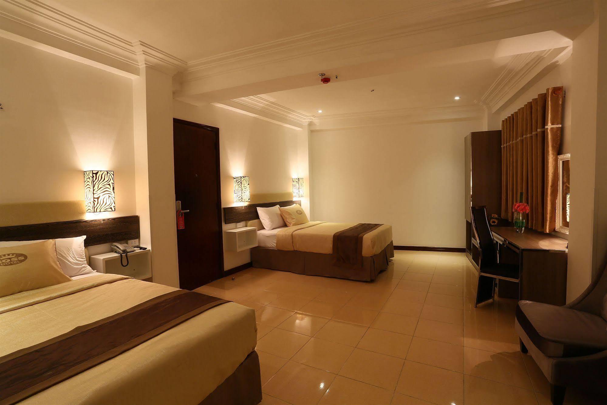 A25 Hotel - 14 Pho Duc Chinh Хошимин Экстерьер фото