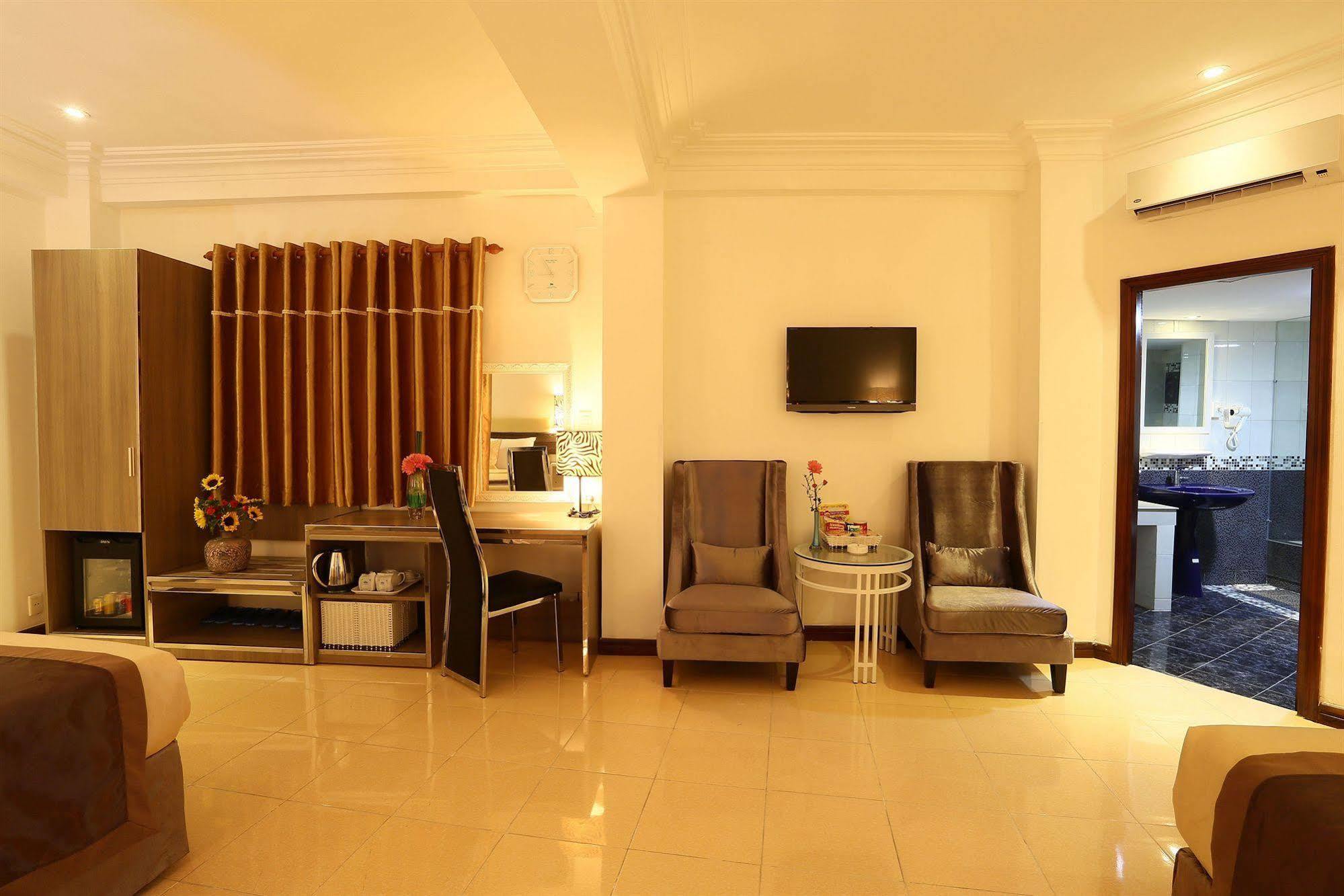 A25 Hotel - 14 Pho Duc Chinh Хошимин Экстерьер фото