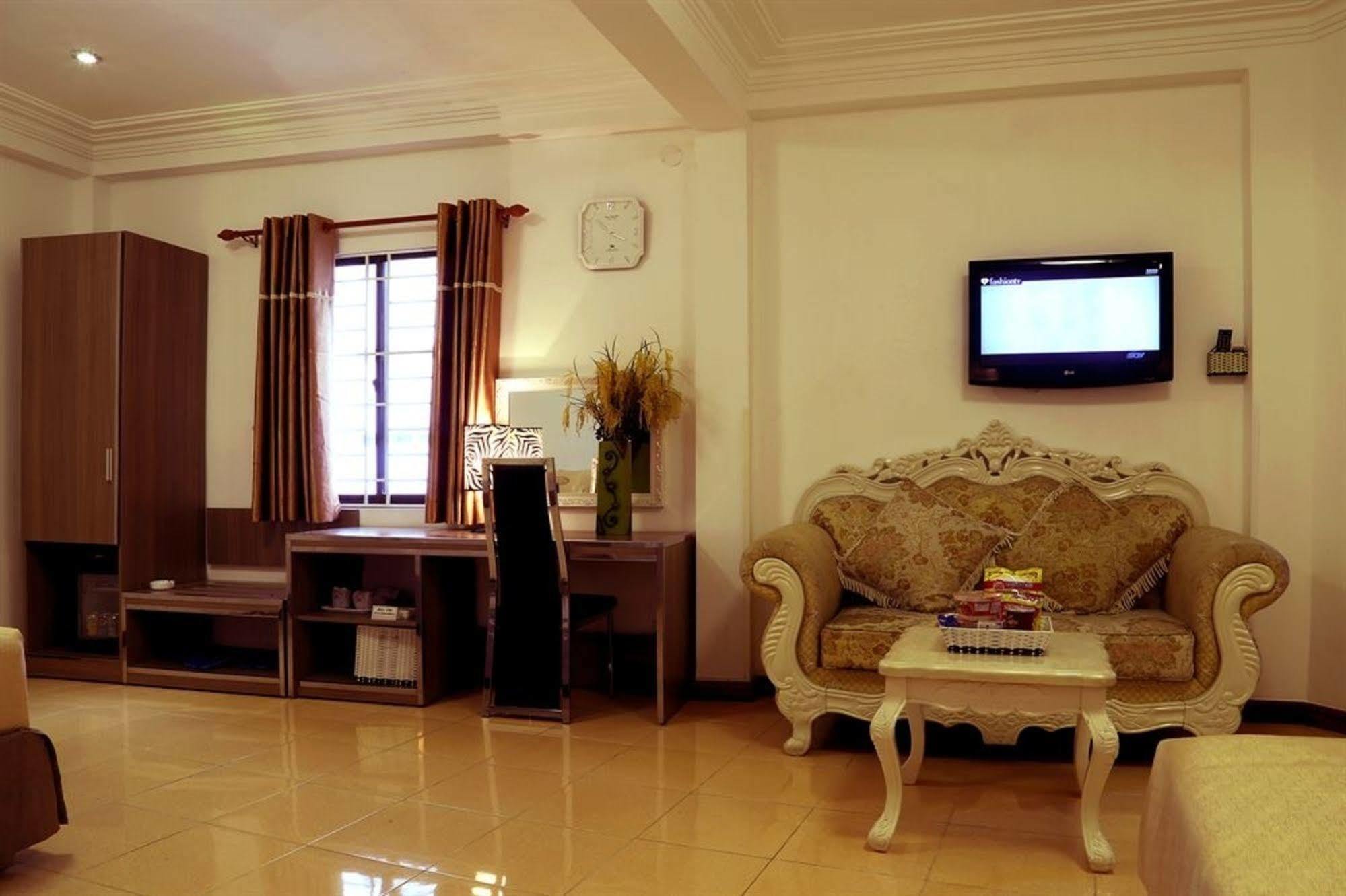 A25 Hotel - 14 Pho Duc Chinh Хошимин Экстерьер фото