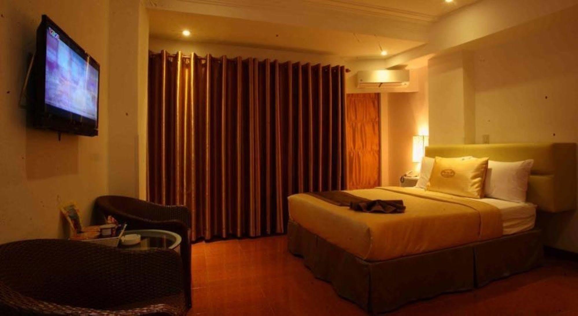 A25 Hotel - 14 Pho Duc Chinh Хошимин Экстерьер фото